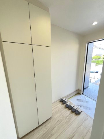 【玄関】 | 福岡市東区松香台1丁目2期　3号棟（全3棟）【仲介手数料無料・0円】 | 現地写真。