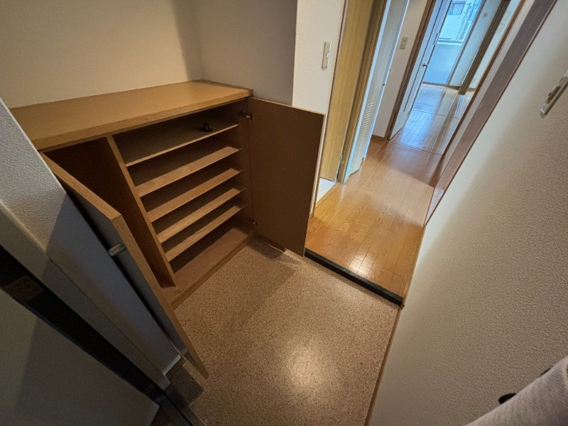 メゾン油小路の玄関