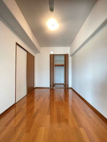 第5秋葉ビル【キャッシュバック対象】の洋室|明るい洋室です