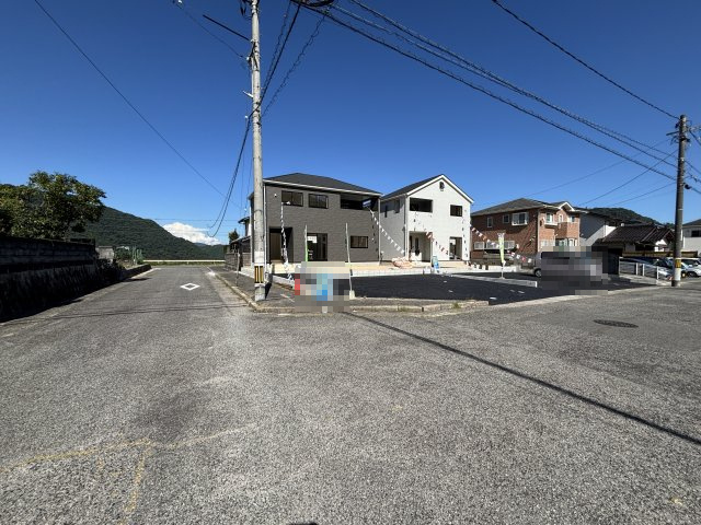 新築戸建　あさひが丘4丁目(No.1／No.2）の前面道路含む現地写真