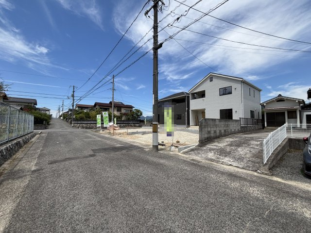 新築戸建　あさひが丘4丁目(No.1／No.2）の前面道路含む現地写真