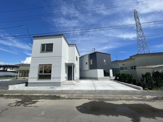 八戸市長苗代3丁目の駐車場