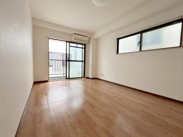 セントラル淀川の居間・リビング