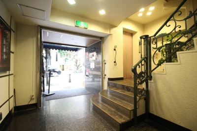 【エントランス】 | ヤナセビル