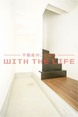 GARAGE HOUSE La Dice【キャッシュバック対象】の玄関|収納もある玄関です