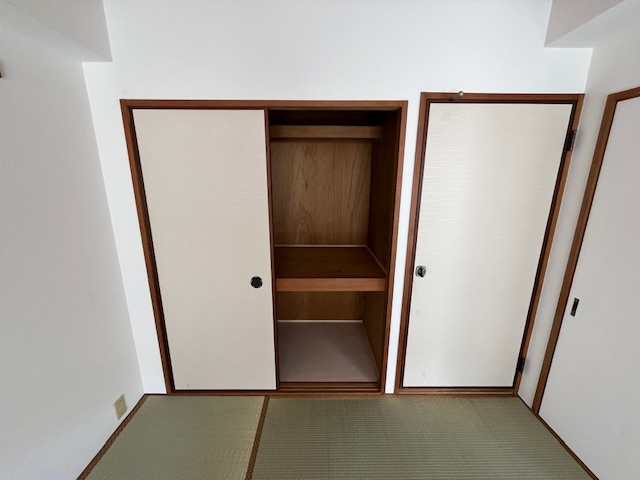 光明池サニーハイツの和室