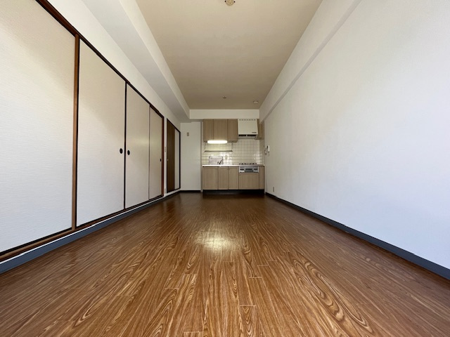 光明池サニーハイツの居間・リビング