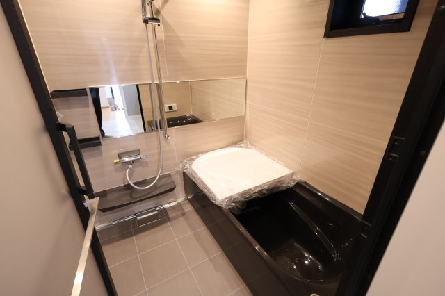 南区南浦和３丁目13-9(A号棟)新築一戸建ての浴室|撮影日 2025年7月28日 13:40 晴れ