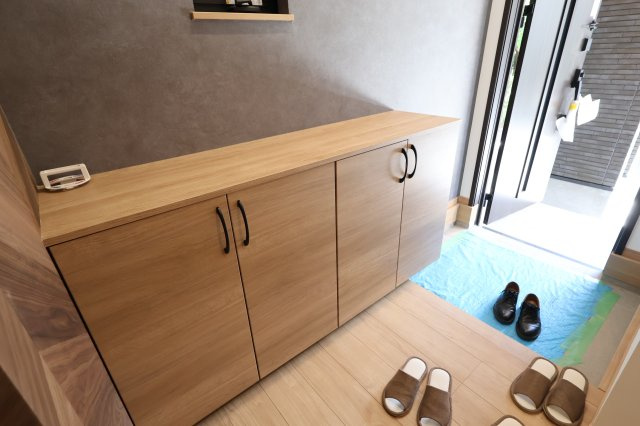 南区南浦和３丁目13-9(A号棟)新築一戸建ての玄関|撮影日 2025年7月28日 13:40 晴れ