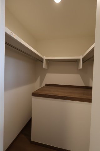 南区南浦和３丁目13-9新築一戸建ての収納|撮影日 2025年7月28日 13:40 晴れ