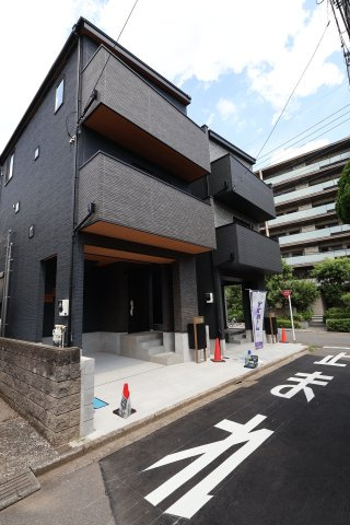 南区南浦和３丁目13-9新築一戸建ての外観|撮影日 2025年7月28日 13:40 晴れ