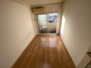 パレス甲子園の洋室