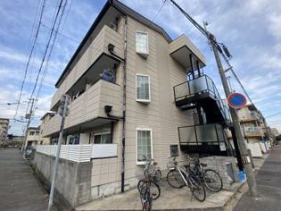 パレス甲子園の外観