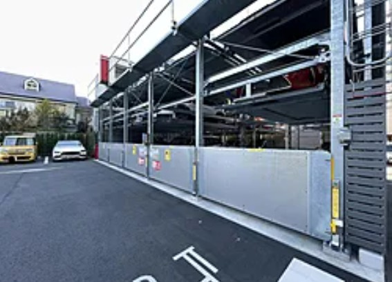 Brillia Tower 池袋 Westの駐車場