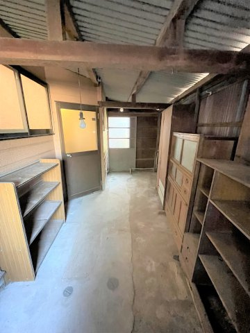 【収納】 | 恩田小学校に通える中古住宅平家　宇部市恩田町２丁目 | 差し掛けです