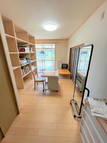 【洋室】 | 恩田小学校に通える中古住宅平家　宇部市恩田町２丁目 | 広々とした洋室です