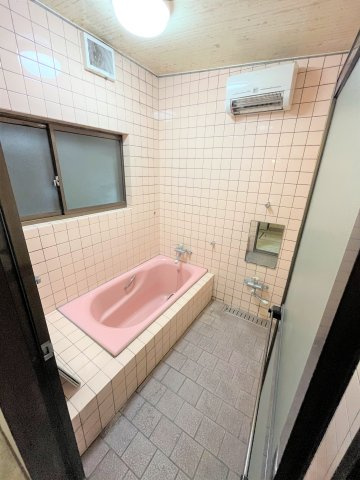 【浴室】 | 恩田小学校に通える中古住宅平家　宇部市恩田町２丁目 | ゆったり過ごせるお風呂です
