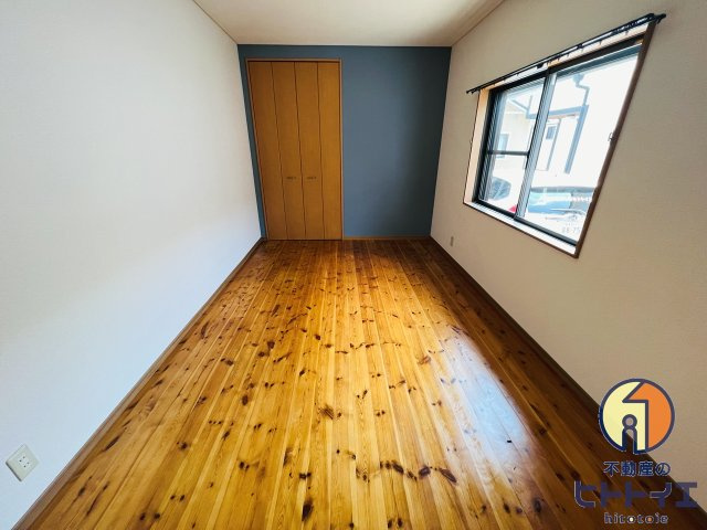 コーポ室岡の洋室|リビング横の洋室です