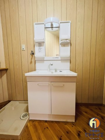 コーポ室岡の独立洗面台|独立洗面化粧台が付いています