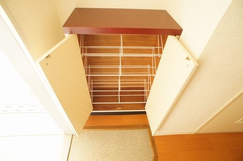 サンエクスピアハイツの玄関