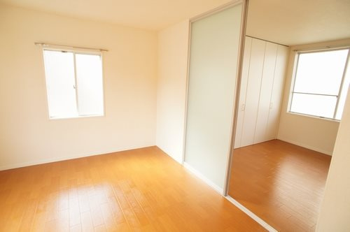 サンエクスピアハイツの居間・リビング