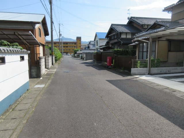 湖南市中央5丁目の前面道路含む現地写真