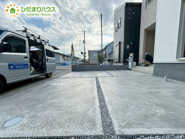 熊谷市末広第4　新築一戸建て　リーブルガーデン　02の駐車場|並列3台分のカースペースあります！
急な来客時も安心ですね(*^-^*)