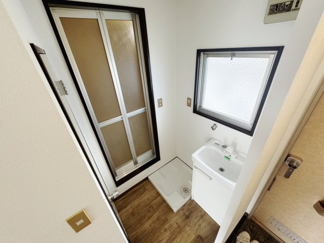 メゾンドアキの洗面所