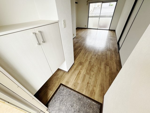 メゾンドアキの玄関