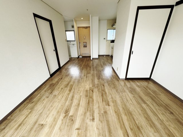 メゾンドアキの居間・リビング