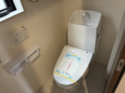 【トイレ】 | 大津市錦織1丁目7付近　新築戸建 | 2025年12月撮影、二階トイレ