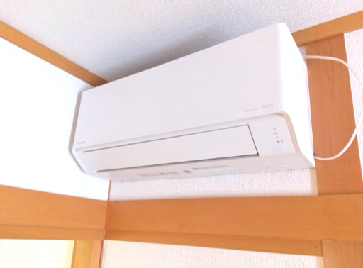 池田2丁目の設備|6畳の和室にはパナソニック社製のエアコン[エオリアシリーズ]を新しく設置しました。