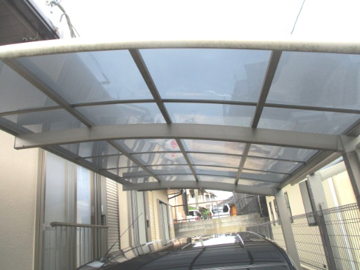 池田2丁目の駐車場|カーポートの屋根を新しく交換しました。