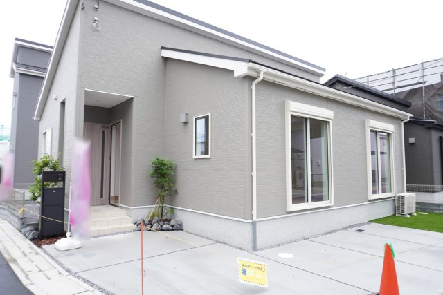 草加市苗塚町 未入居戸建 全16棟 8号棟の外観