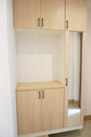 草加市苗塚町 未入居戸建 全16棟 8号棟の収納|シューズボックス