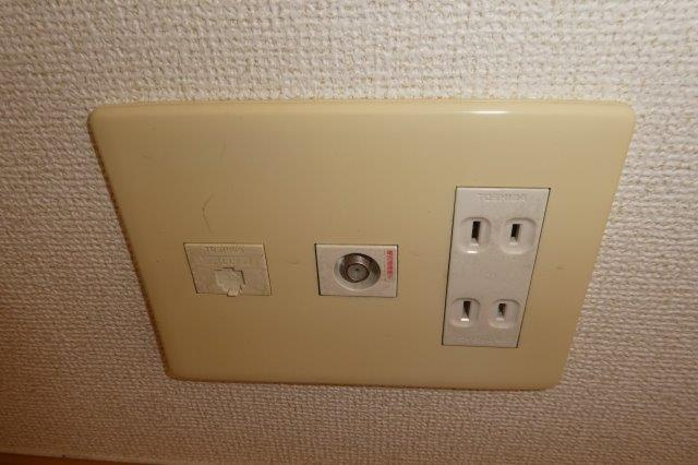 倉敷市白楽町のアパートの設備|TVジャック・電話モジュラー