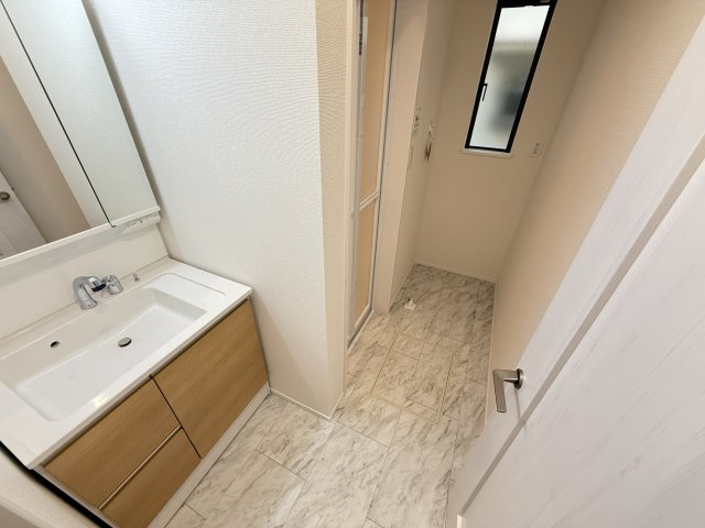 堀上緑町１丁　新築一戸建の独立洗面台