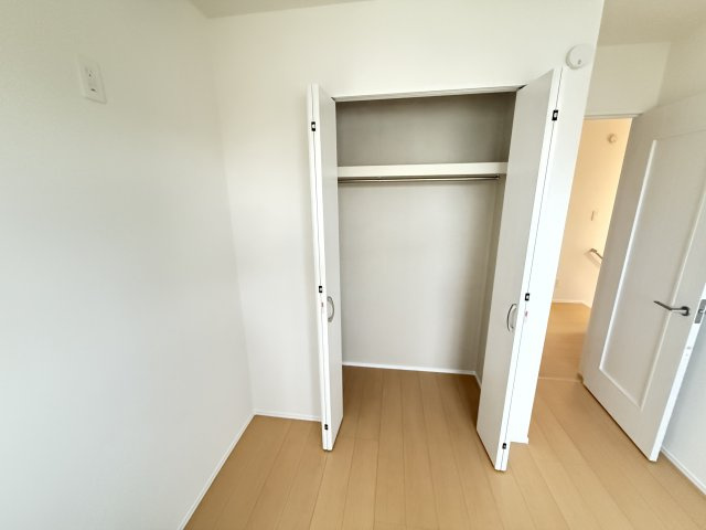 堀上緑町１丁　新築一戸建の収納