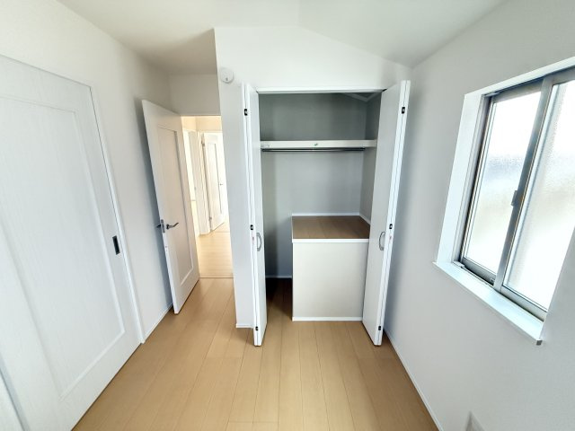 堀上緑町１丁　新築一戸建の収納