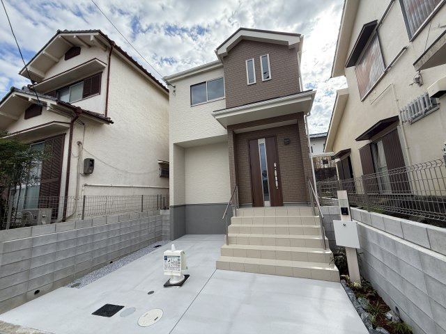 堀上緑町１丁　新築一戸建の外観