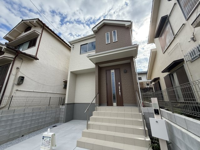 堀上緑町１丁　新築一戸建の外観