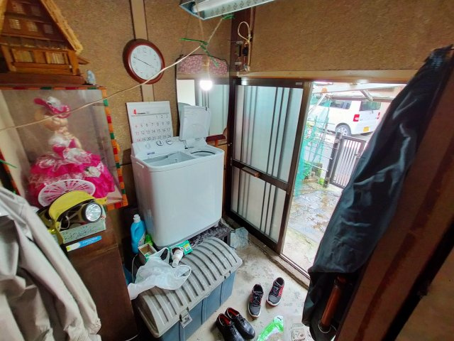 高田1丁目　中古戸建の玄関