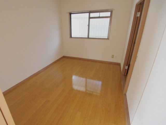 シャトル緑井の設備