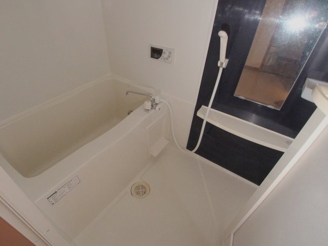 シャトル緑井の浴室