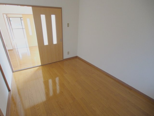 シャトル緑井の寝室