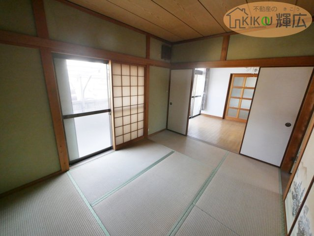 加古川市別府町新野辺北町8丁目　中古戸建の和室