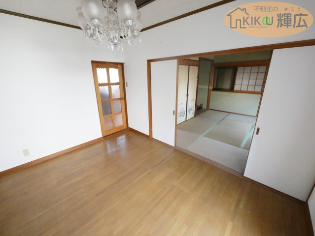 加古川市別府町新野辺北町8丁目　中古戸建の洋室