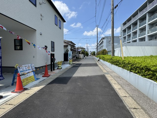 柏市ひばりが丘新築戸建【柏第八小学校：10分】の前面道路含む現地写真|北側前面道路