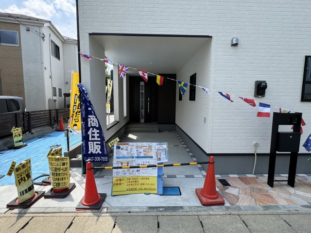 柏市ひばりが丘新築戸建【柏第八小学校：10分】の駐車場|1号棟・愛車に優しいビルトインガレージ