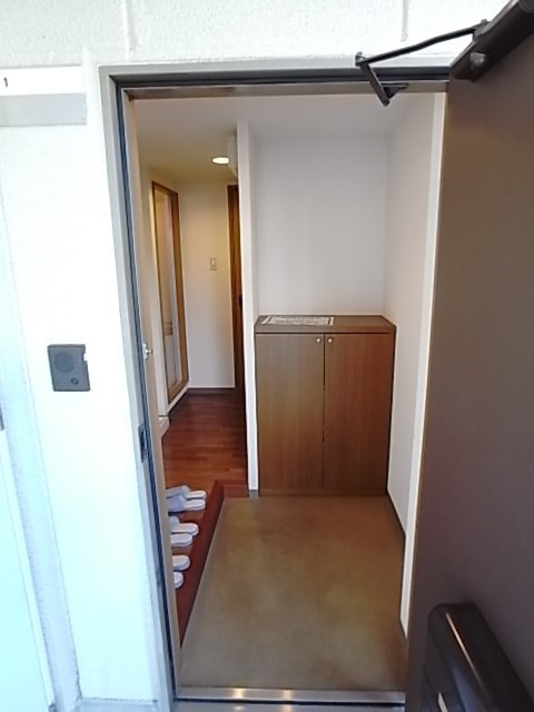 夙川ハイツAIOIの玄関